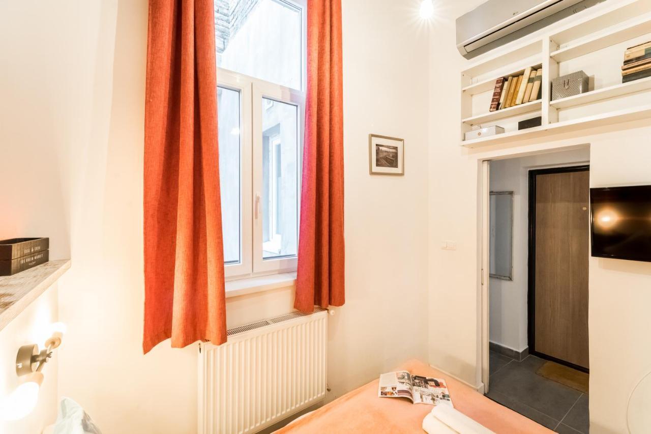 Hip Loft Style Near Vaci Street Appartamento