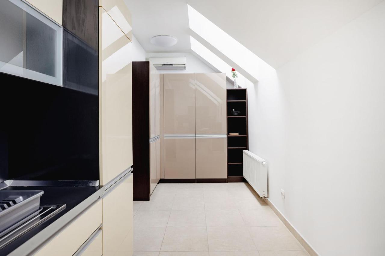 Apartamento Corvin Promenade 2f Apartment, Downtown Budapest