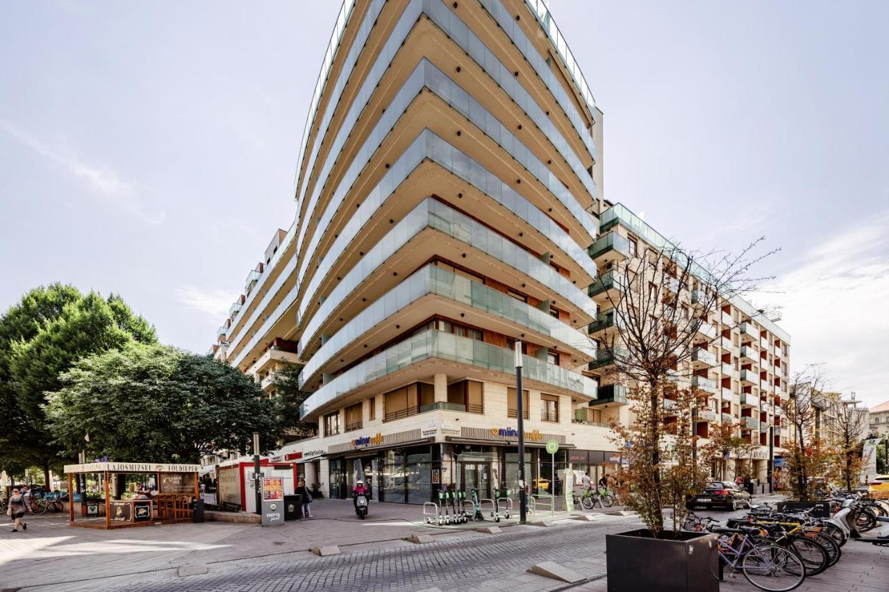 Appartement Corvin Promenade 2f Apartment, Downtown Boedapest