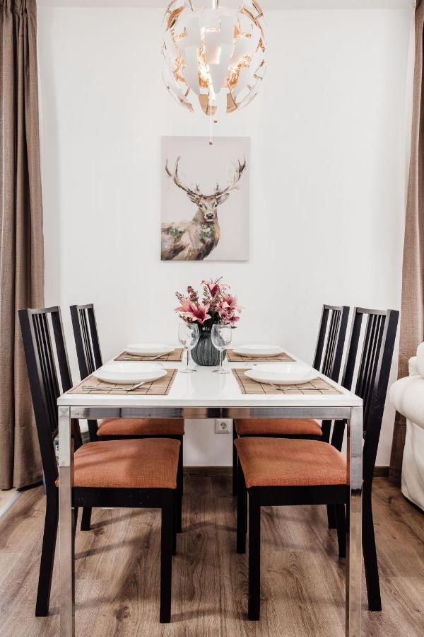 211 / 1 Bedroom / Modern In Center Apartman
