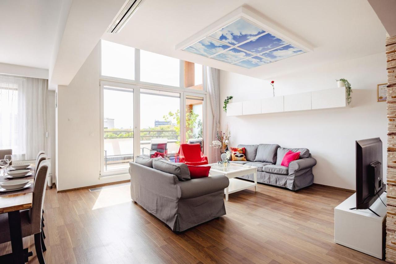 Corvin Promenade 2f Apartment, Downtown * Boedapest