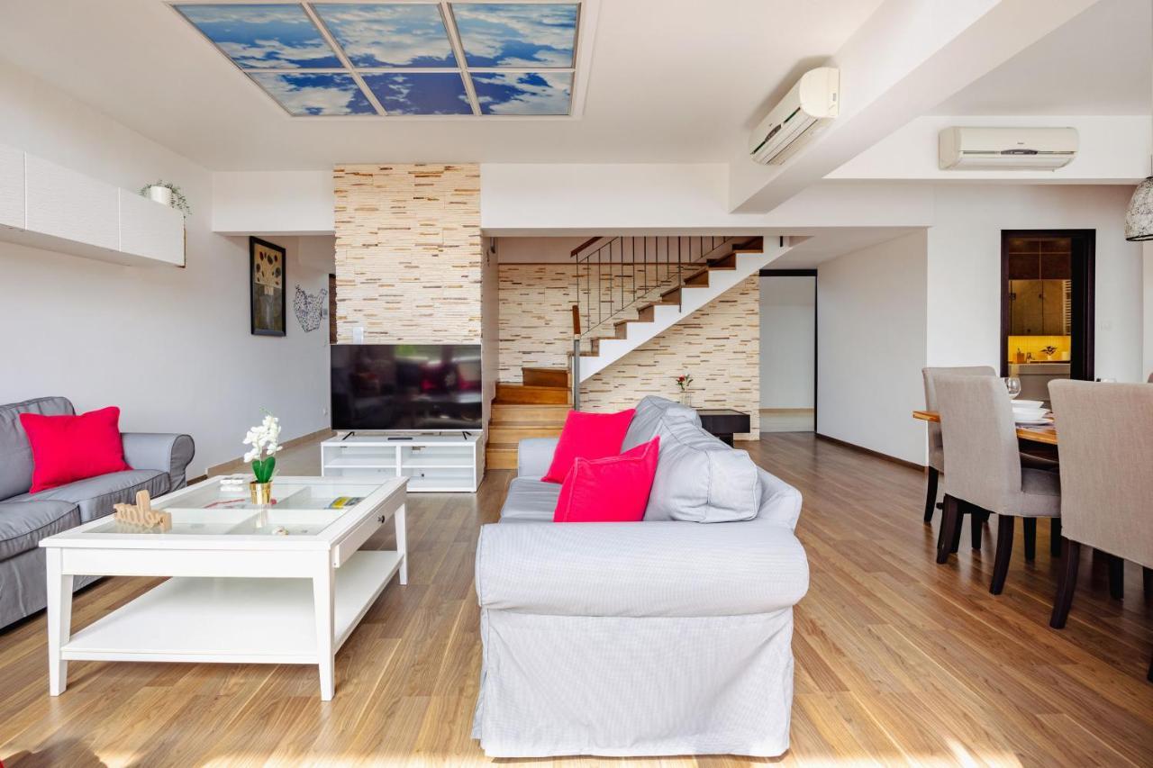 Corvin Promenade 2f Apartment, Downtown Boedapest