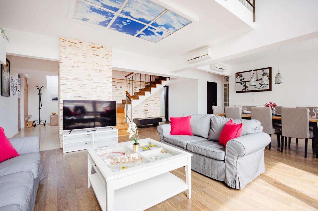 Appartement Corvin Promenade 2f Apartment, Downtown Boedapest
