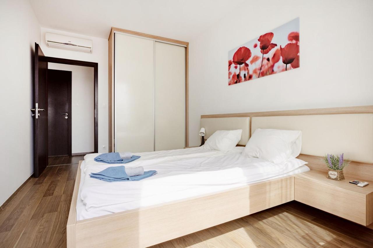 Appartement Corvin Promenade 2f Apartment, Downtown Boedapest