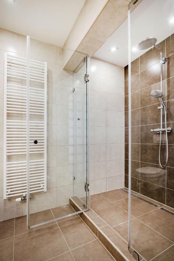 Corvin Promenade 2f Apartment, Downtown Budapest