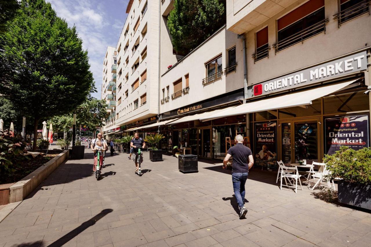 Corvin Promenade 2f Apartment, Downtown Budapest