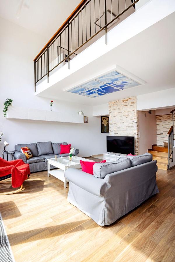 Apartamento Corvin Promenade 2f Apartment, Downtown Budapest