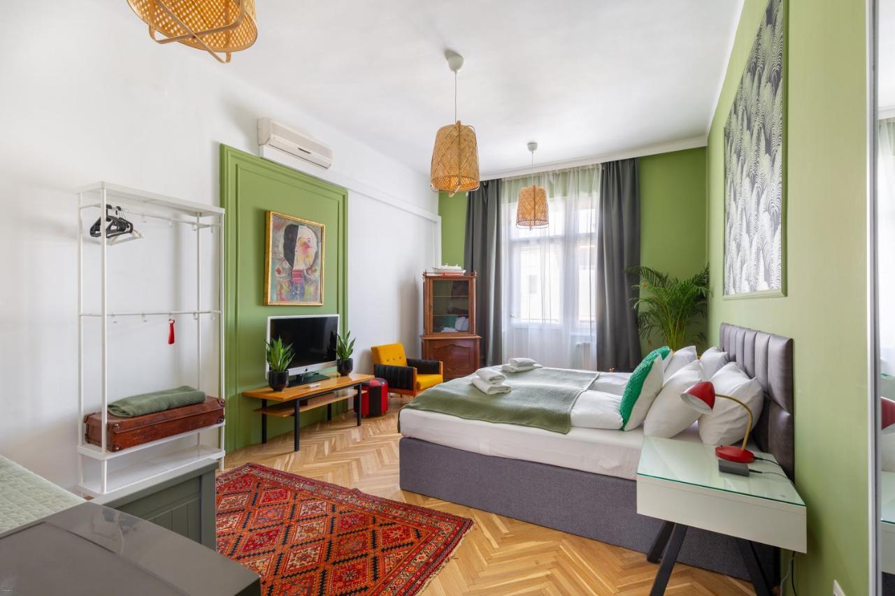 Huge & Stylish In The Center For Up To 20 People Appartamento *