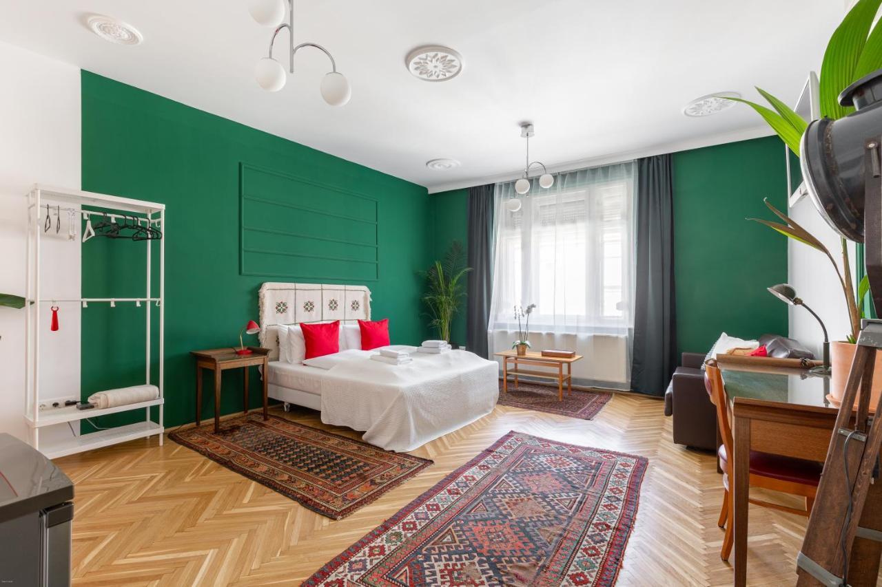 Huge & Stylish In The Center For Up To 20 People Appartamento