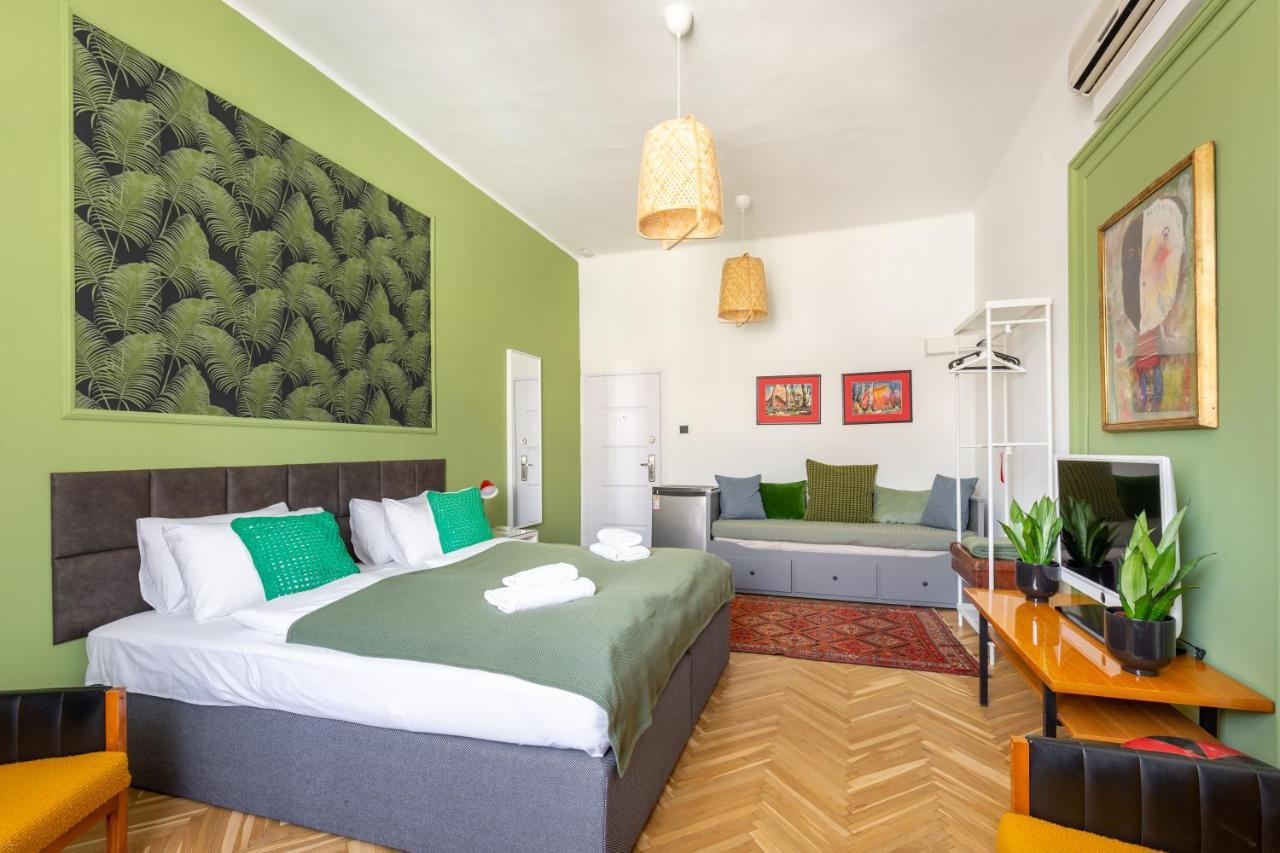 Huge & Stylish In The Center For Up To 20 People