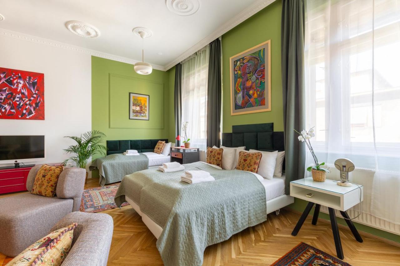 Huge & Stylish In The Center For Up To 20 People * Budapest