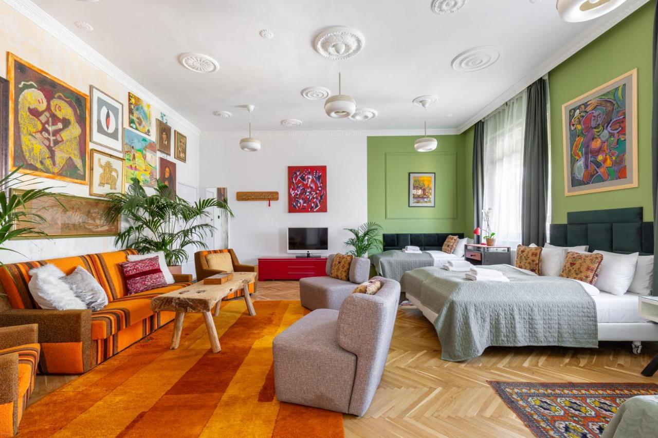 Huge & Stylish In The Center For Up To 20 People