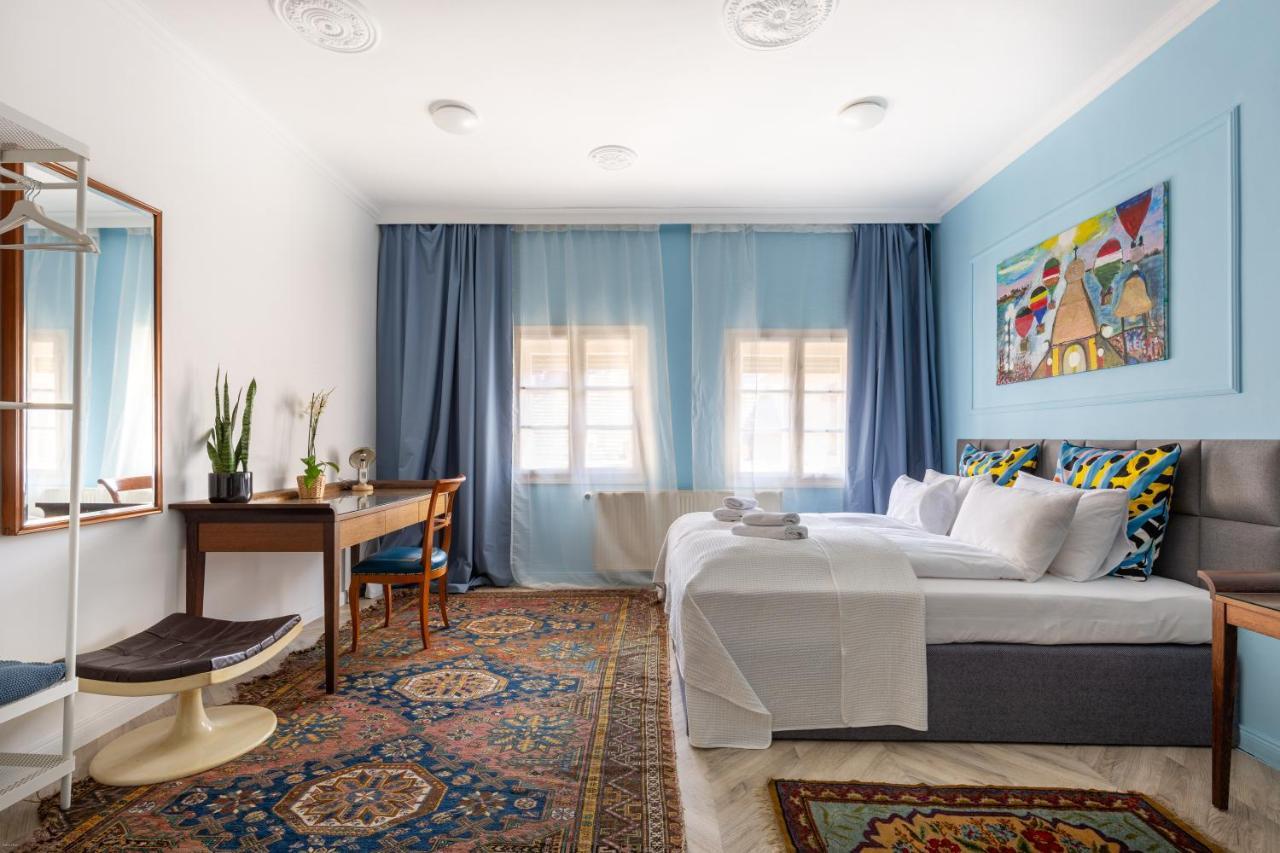 Huge & Stylish In The Center For Up To 20 People