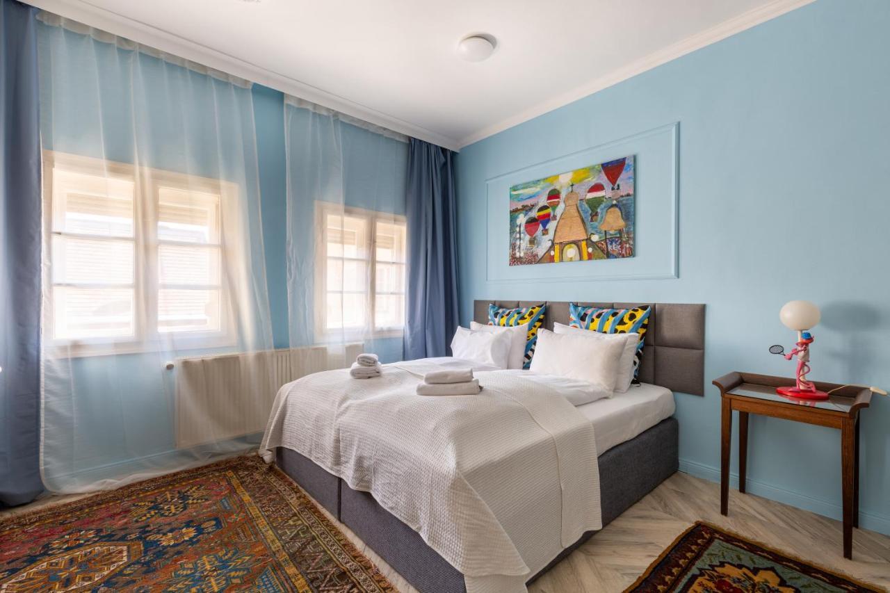 Huge & Stylish In The Center For Up To 20 People Budapest
