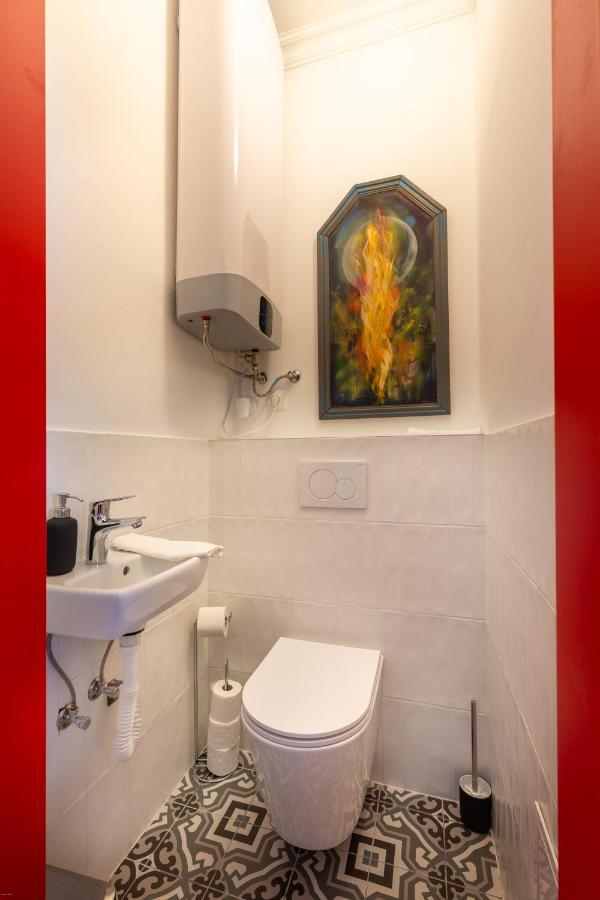 Huge & Stylish In The Center For Up To 20 People Budapest
