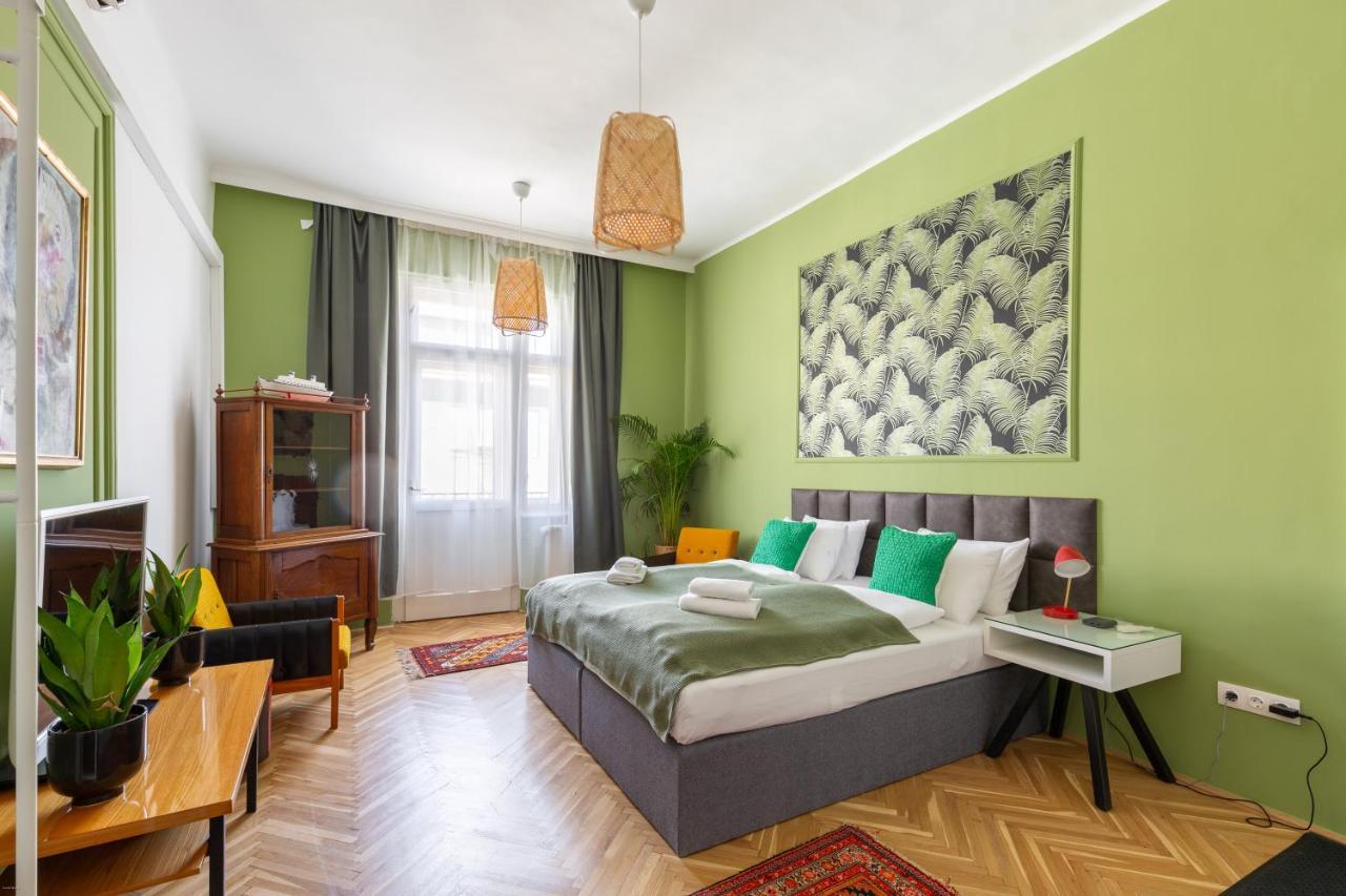Huge & Stylish In The Center For Up To 20 People * Budapest
