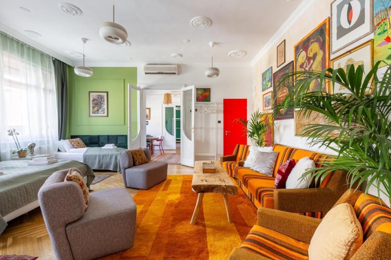 Huge & Stylish In The Center For Up To 20 People Appartamento *