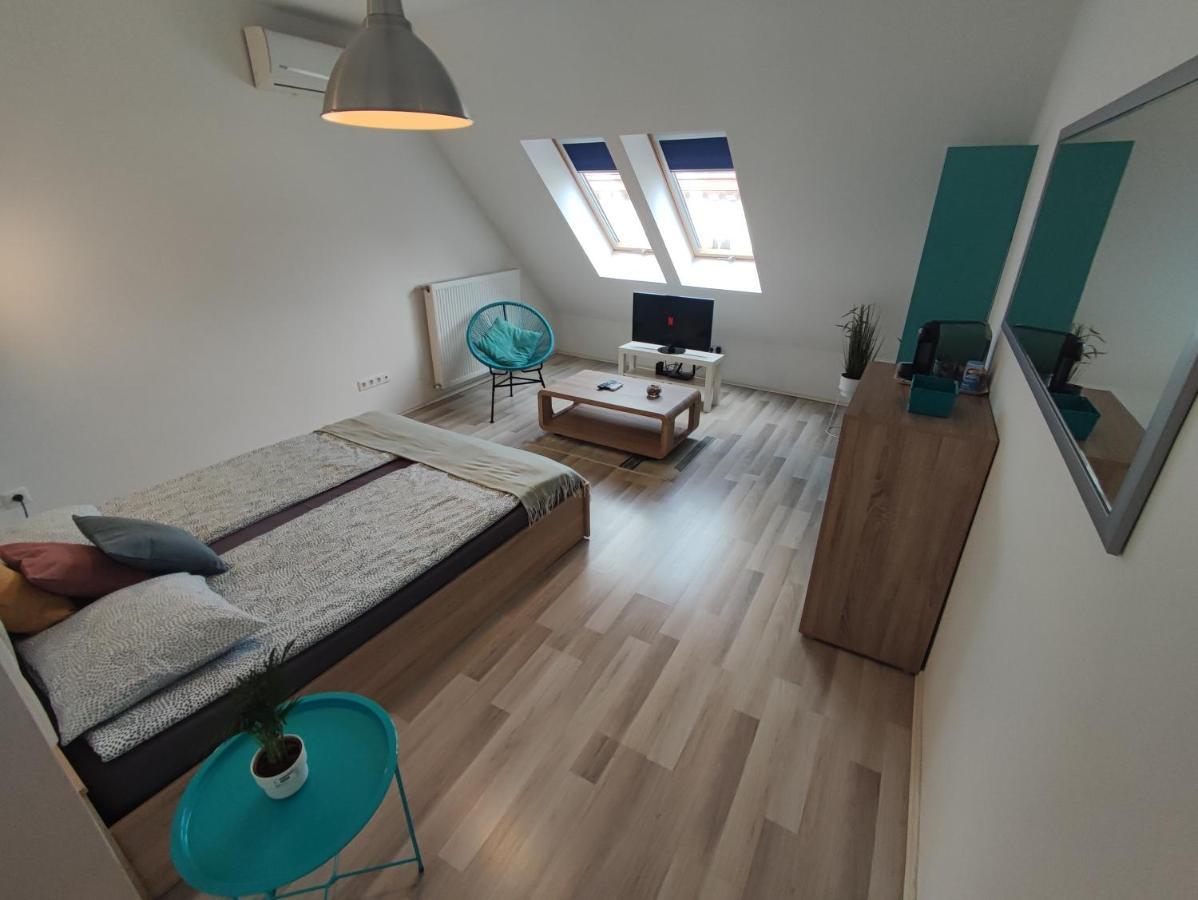Ryb Lofts Apartman *