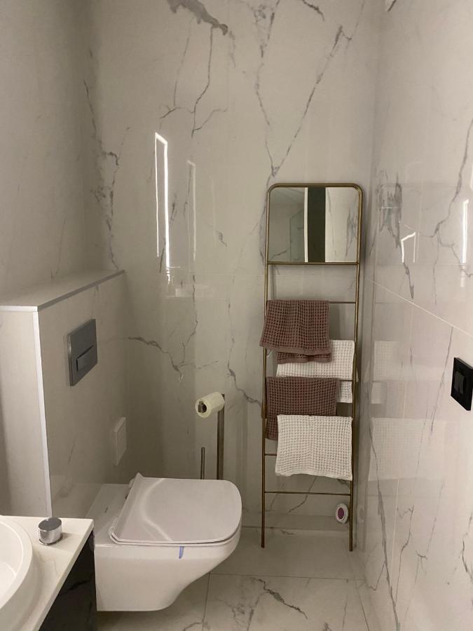 Clark Apartment *