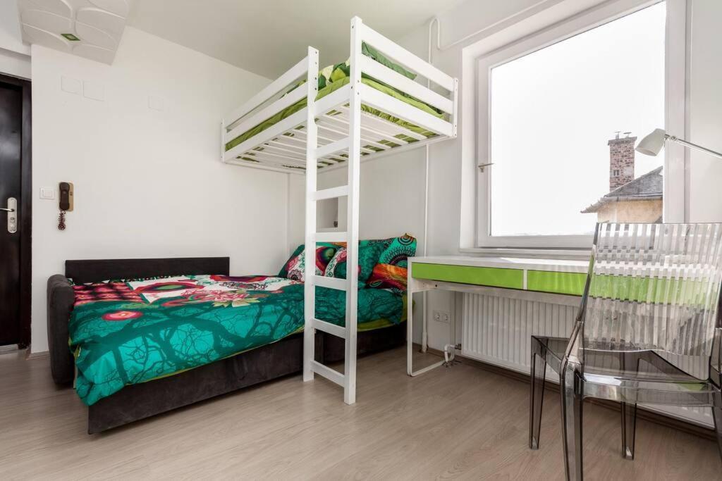 Apartmán District 5 Studio Near Universities With Ac+view *