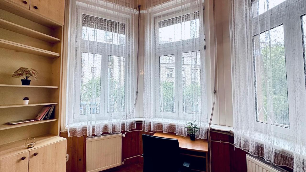 Apartman Ulloi - Unique Style Near Corvin Budapest