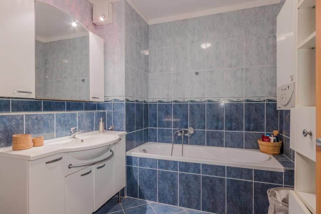 Cosy Pet-friendly Flat W Balcony @ Orczy Garden Apartmán