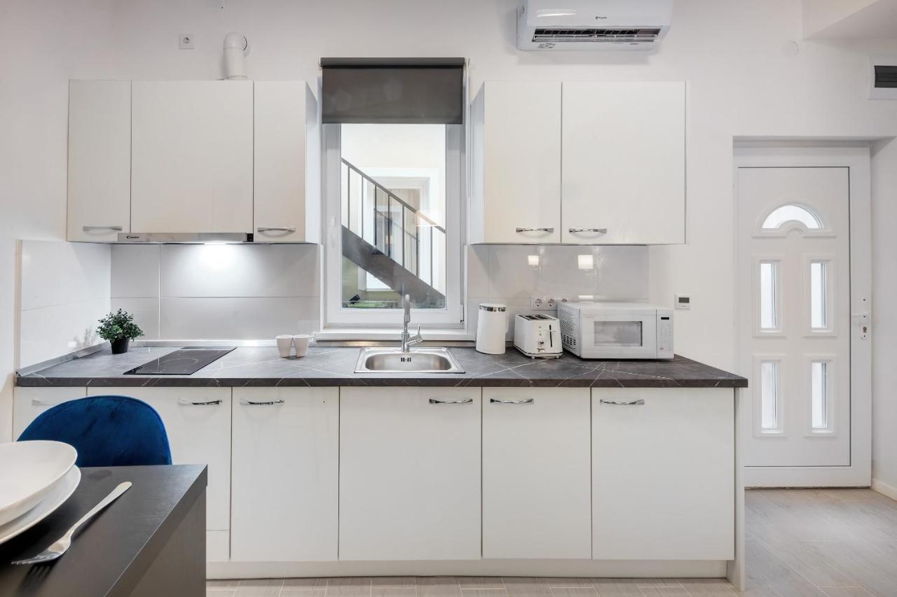 Modern In Authentic Area Apartman