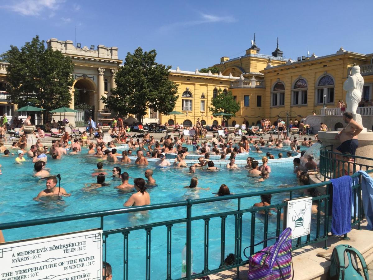Budapest, Graf Teleki Laszlo Budapest