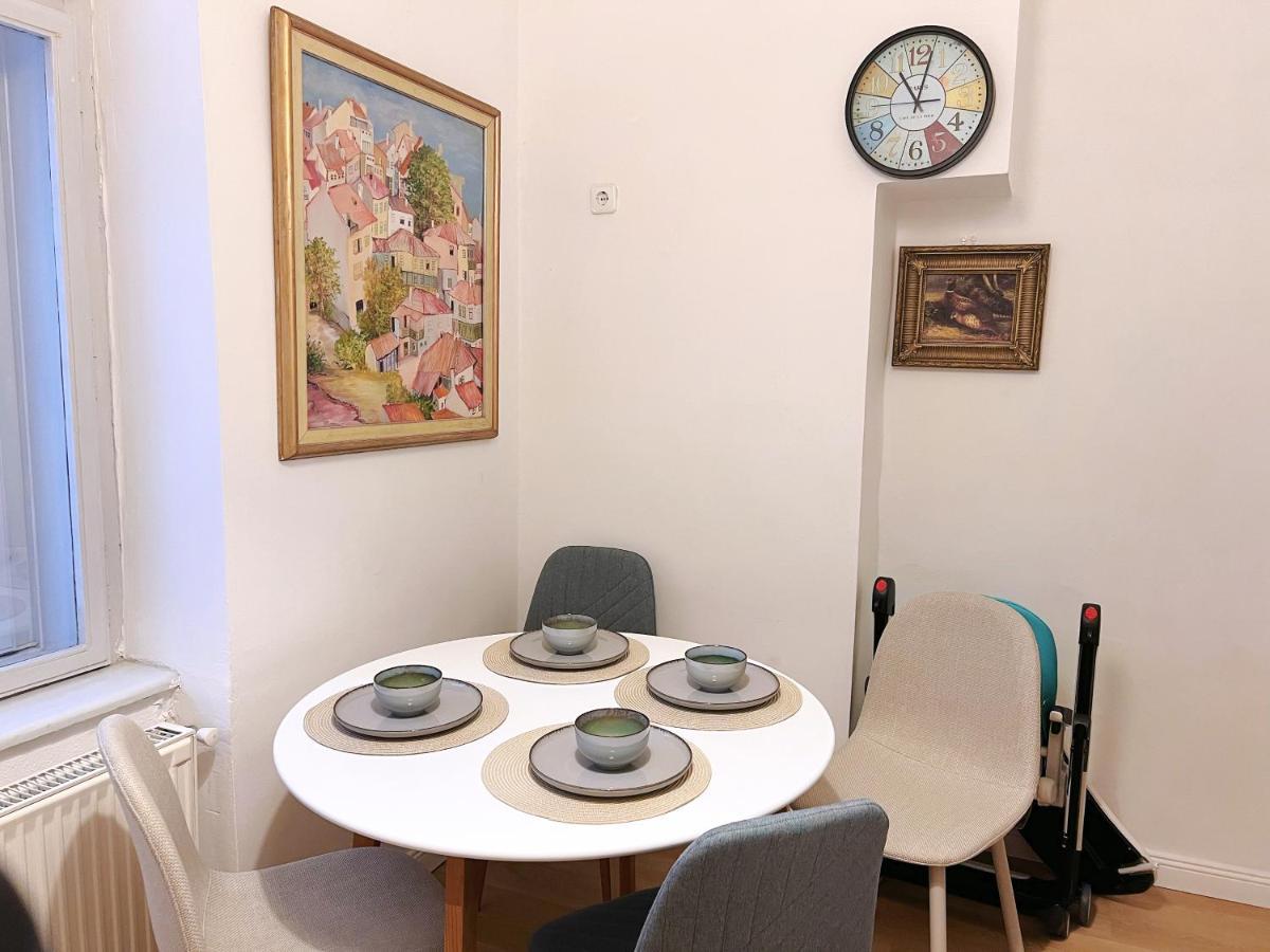 Mimi Gallery