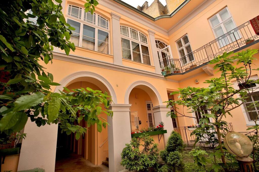 Apartment Silent Island - Beautiful Flat In Horanszky Str.