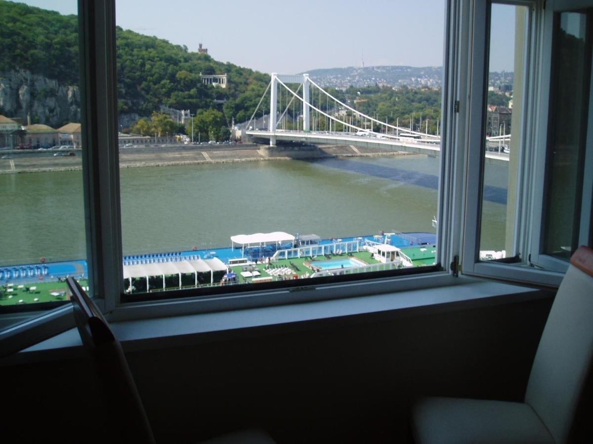 Danube View Apartment *
