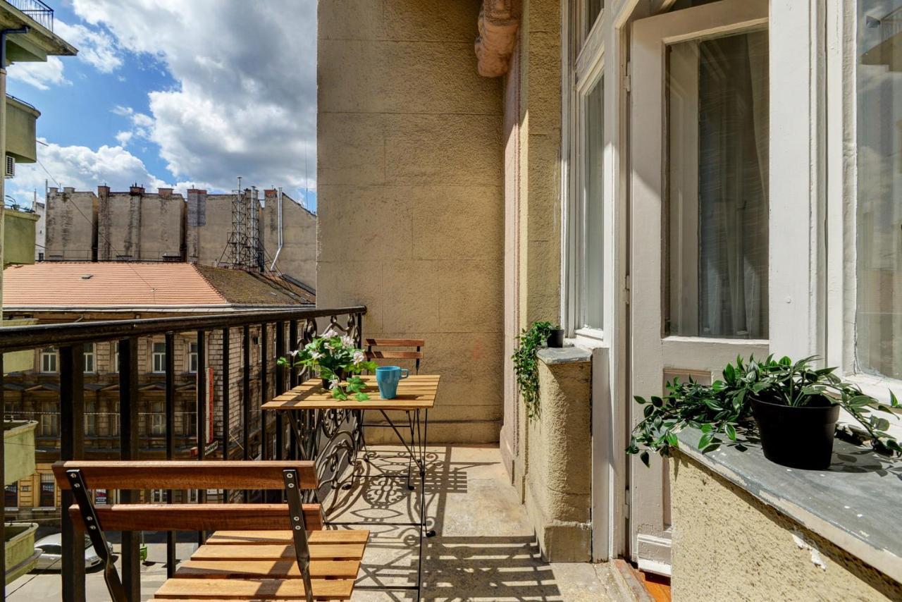 Apartment Akacfa 7 Center Beautiful *