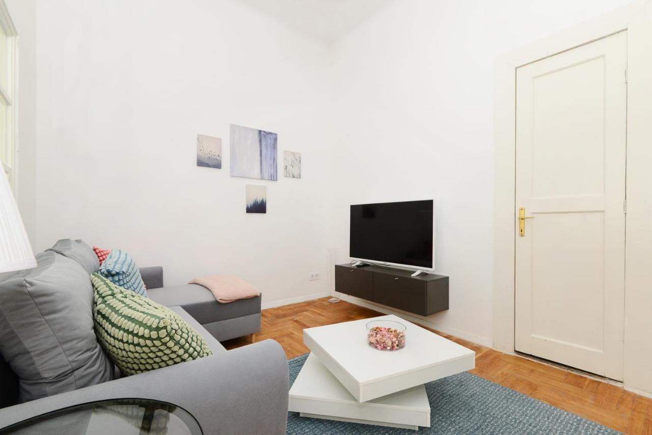 Akacfa 7 Center Beautiful Apartment *