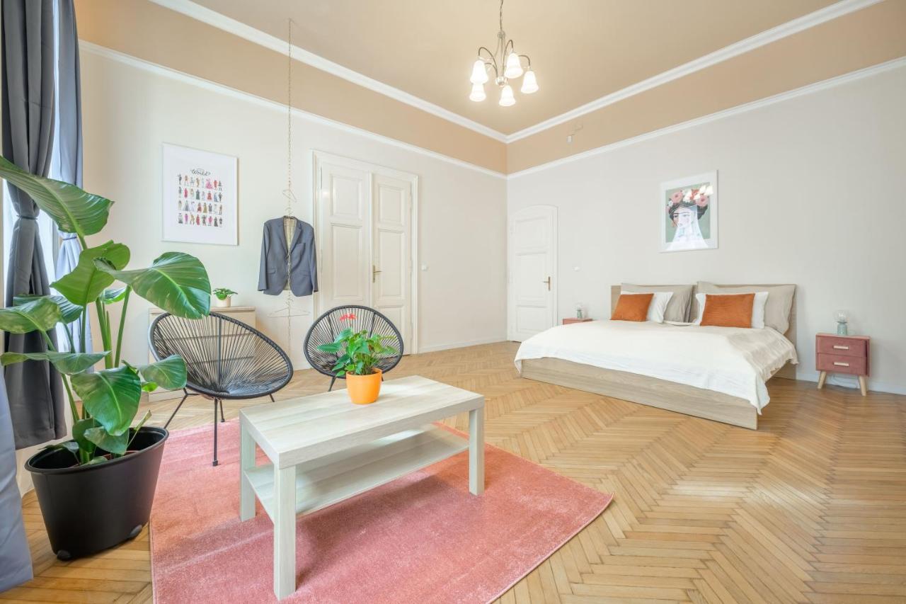 Apartment Seasons Andrassy Budapest