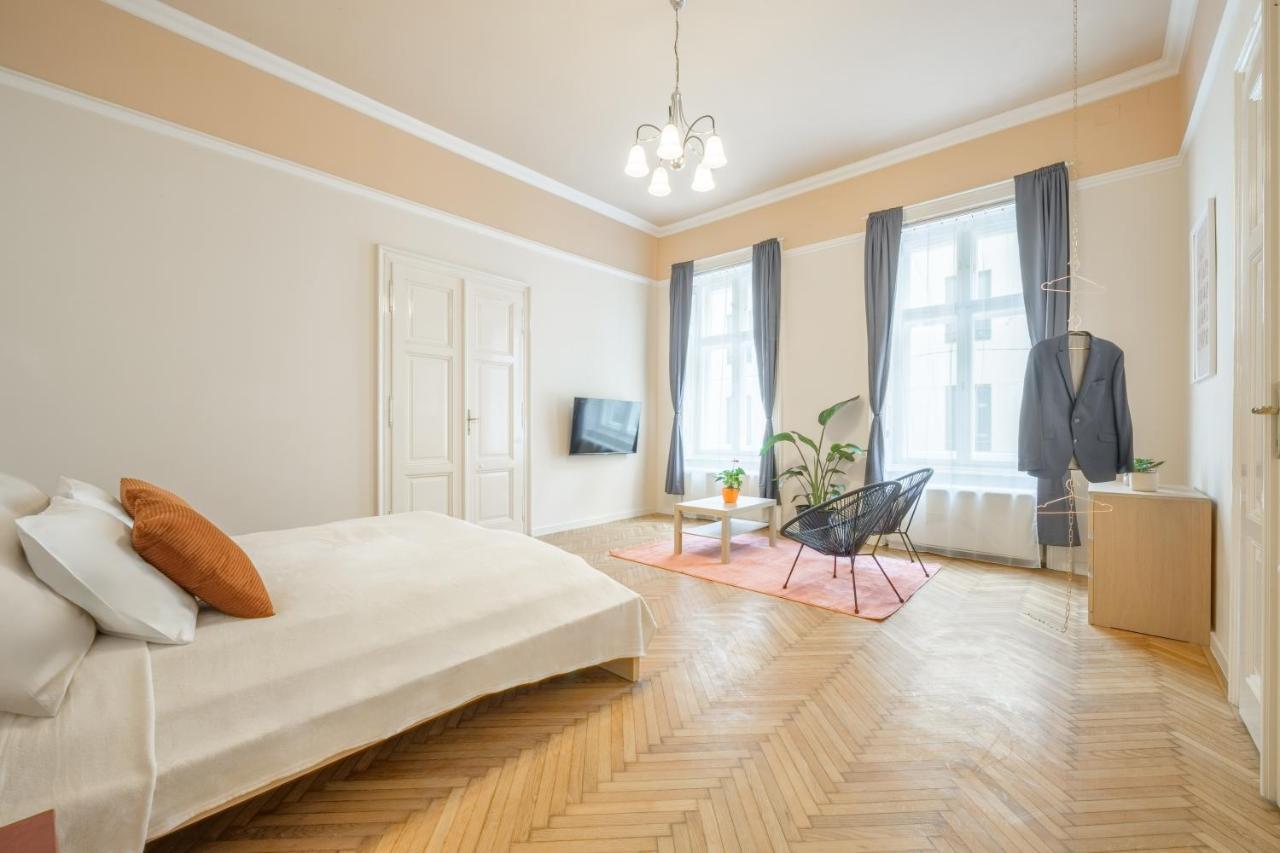 Seasons Andrassy *