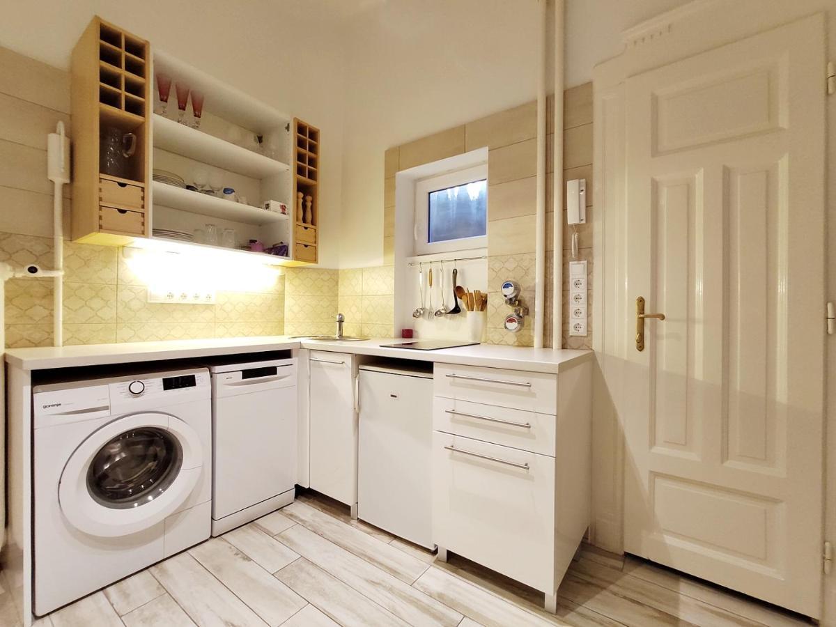 And Calmness Apartment Budapest