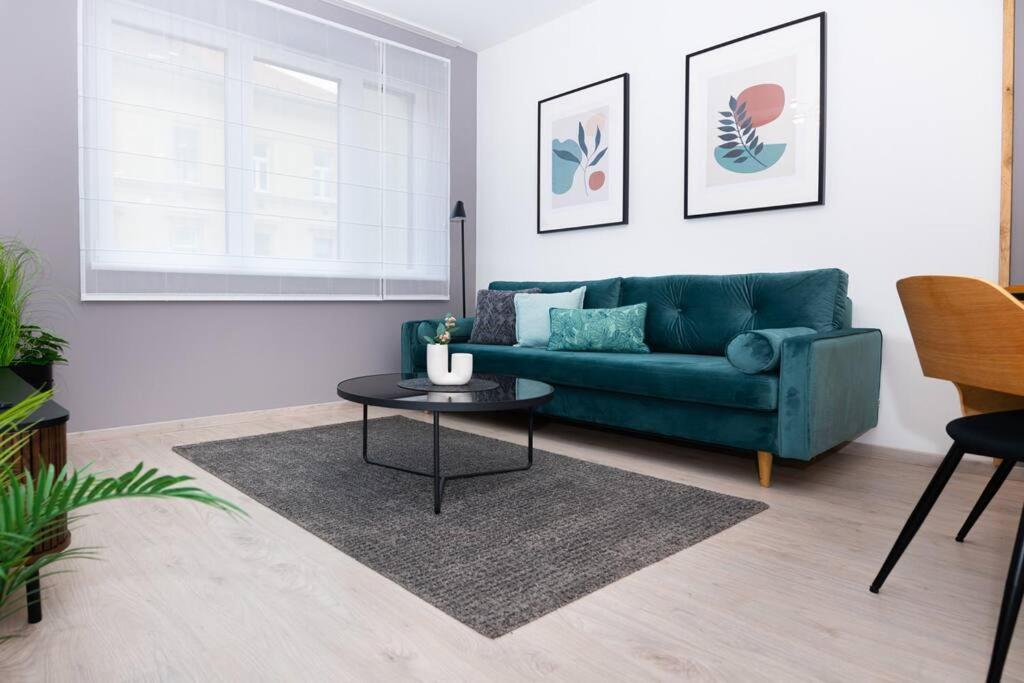 Appartamento Chic207 Retreat: Modern 1br Gem With Parking By Nw Budapest