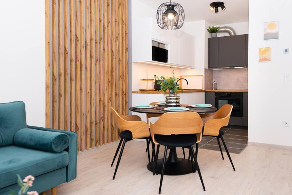 Chic207 Retreat: Modern 1br Gem With Parking By Nw