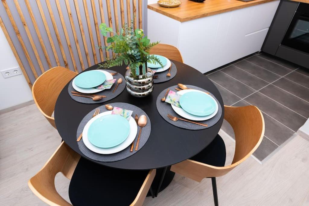 Chic207 Retreat: Modern 1br Gem With Parking By Nw