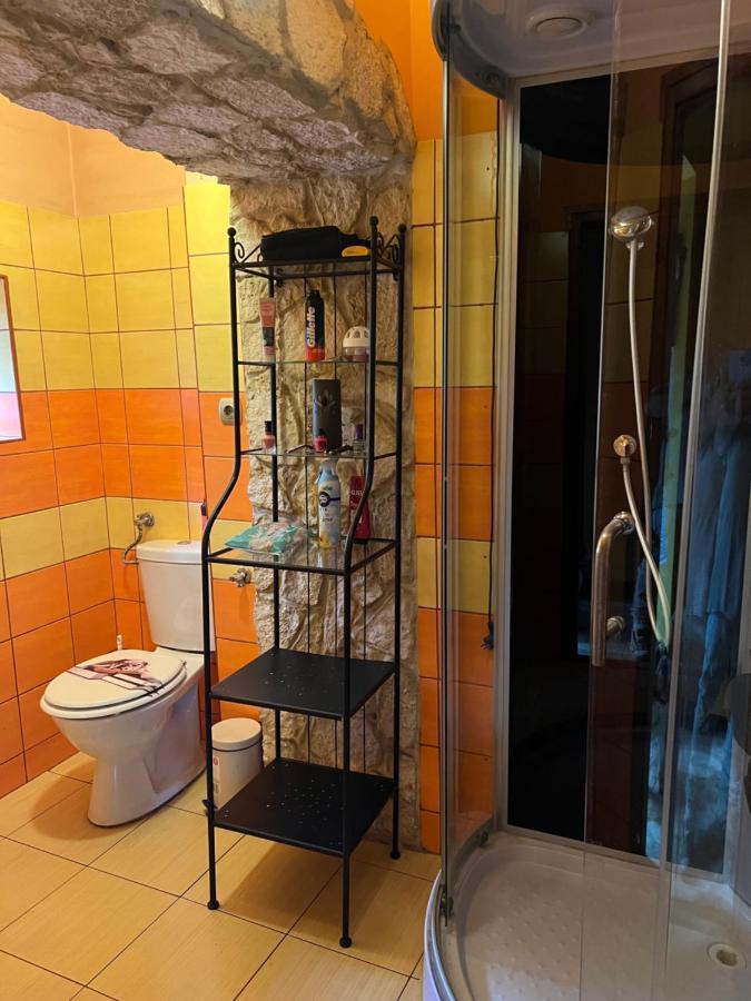 Bianka & Car Rent Hostal