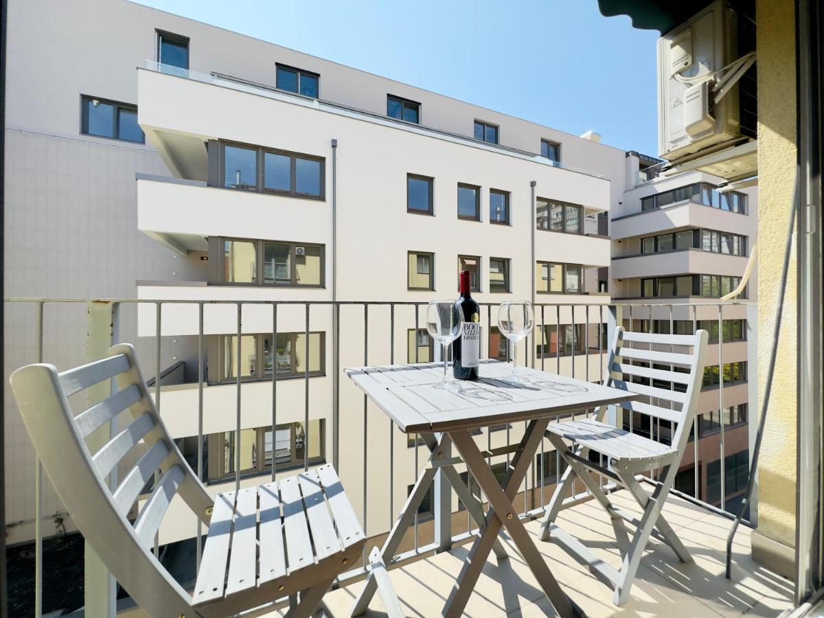 Apartment Corvin - Free Parking- *
