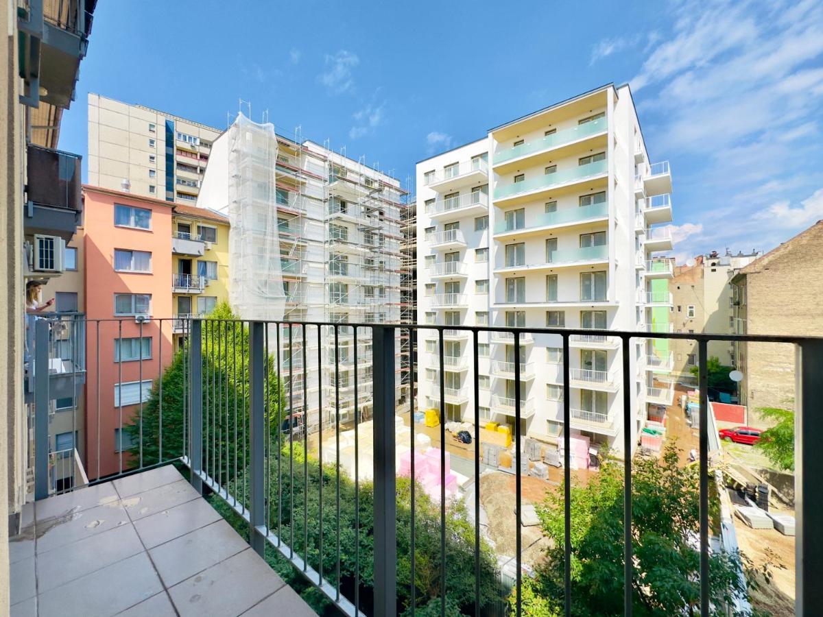 Corvin - Free Parking- Apartamento Budapest