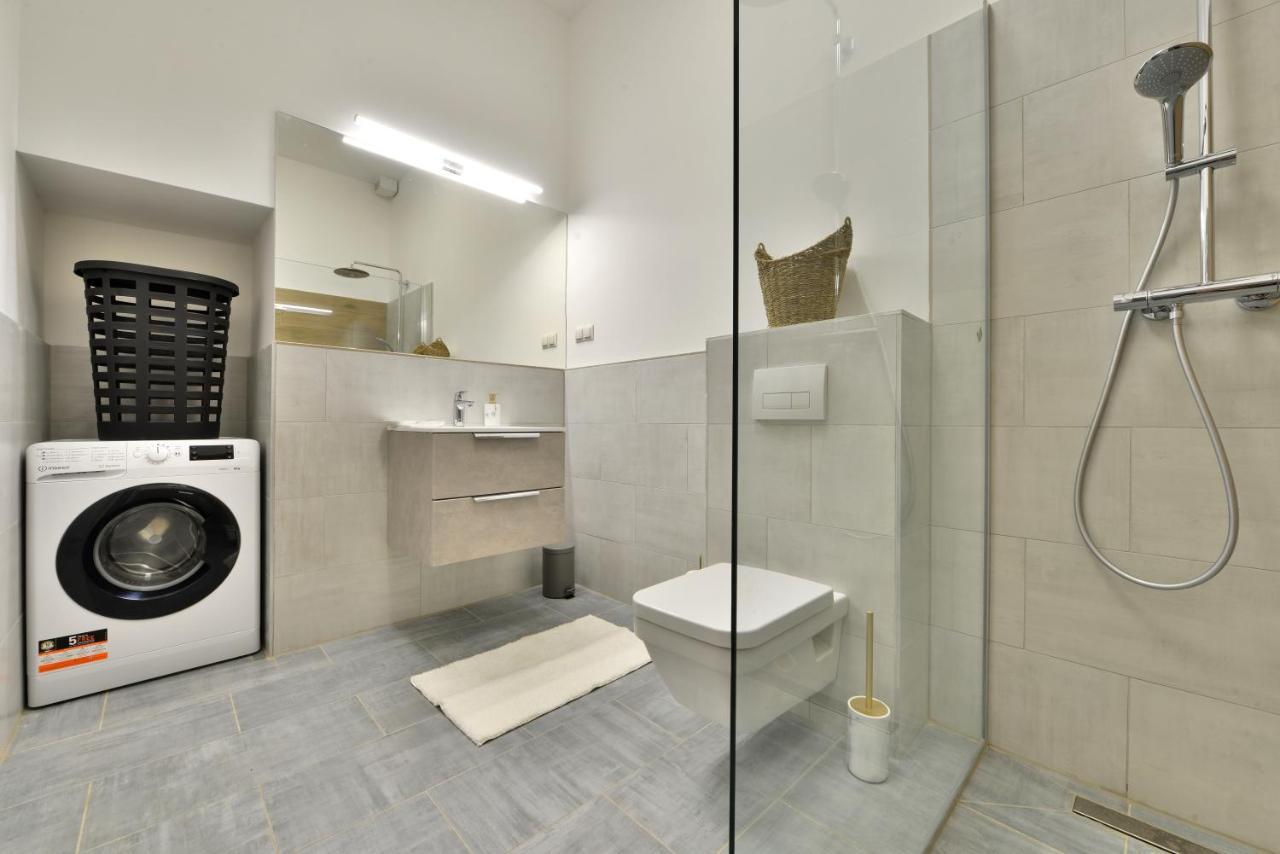 Central Newly Built Apartment, Aradi Lägenhet *