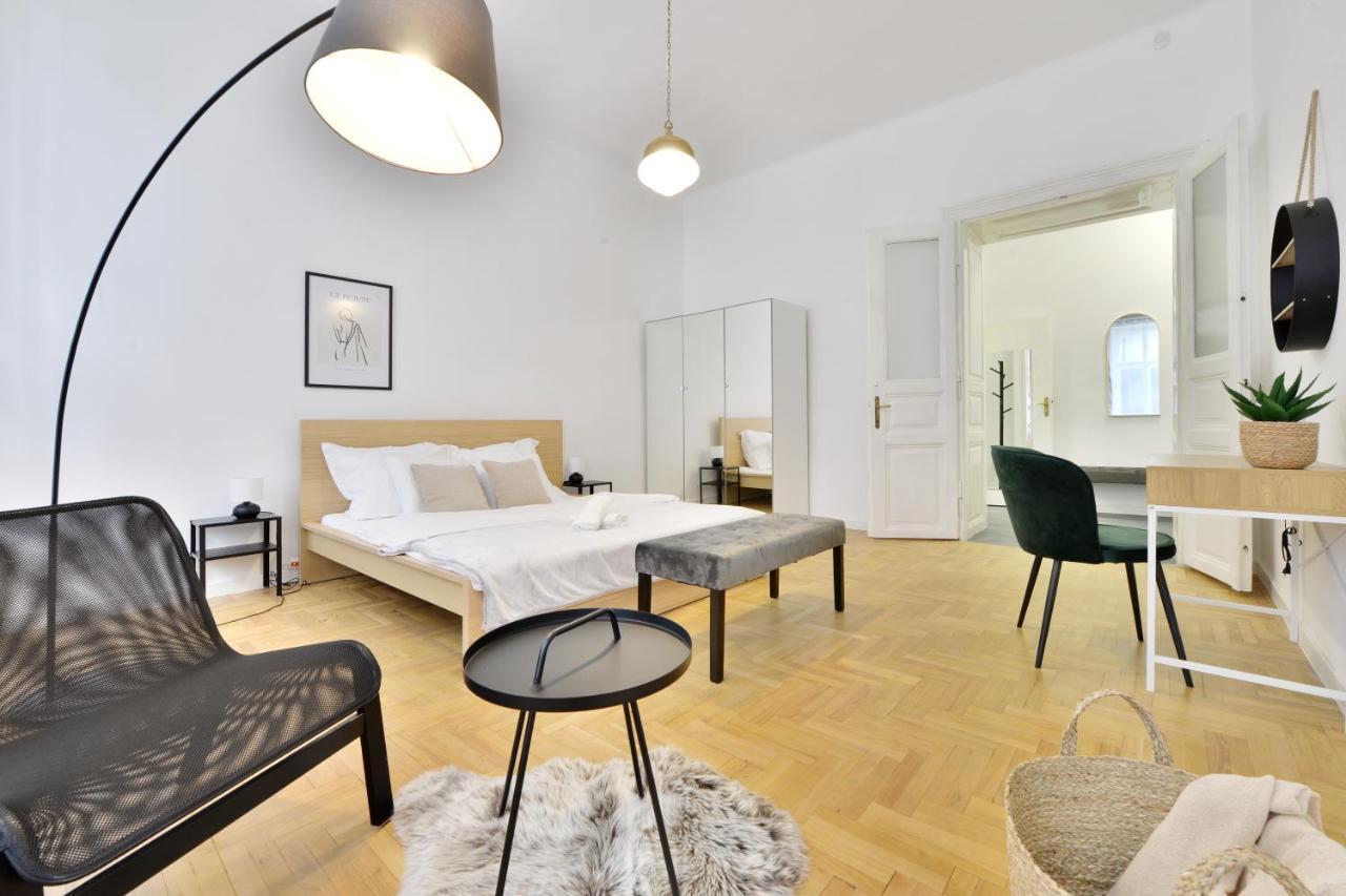 Appartamento Central Newly Built Apartment, Aradi