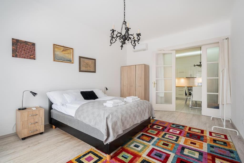Szentkiralyi Apartman 1 Apartament *
