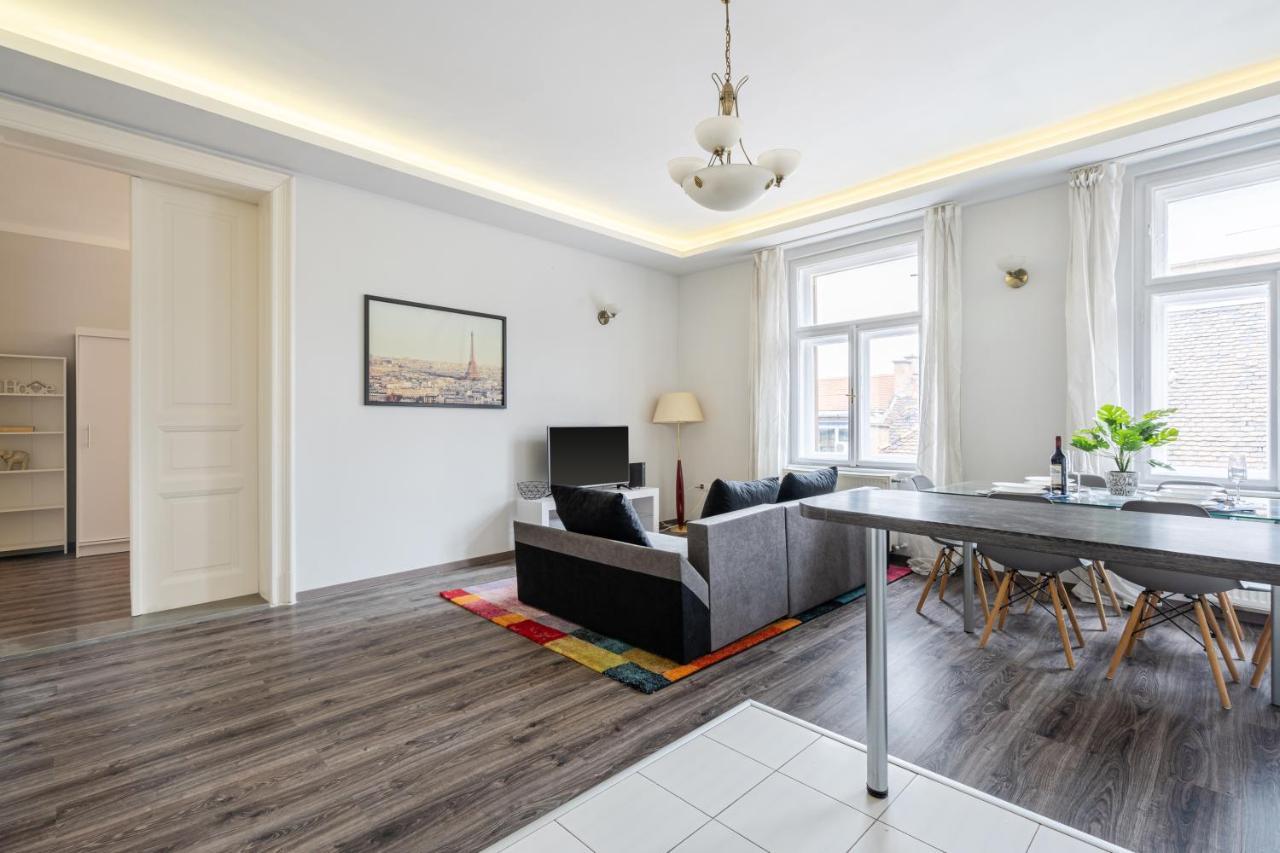 Szentkiralyi Apartman 2 *
