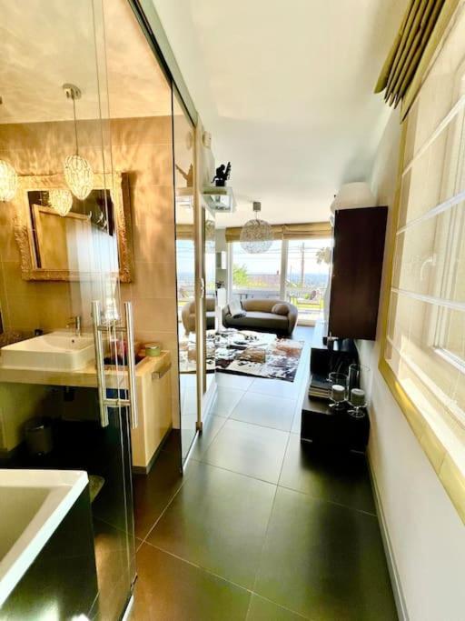 Hilltop Views, Design - Buda Hills - With Free Garage * Budapest
