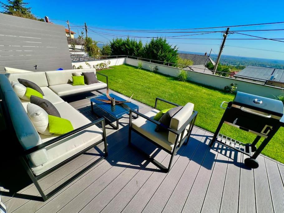 Hilltop Views, Design - Buda Hills - With Free Garage Apartament *