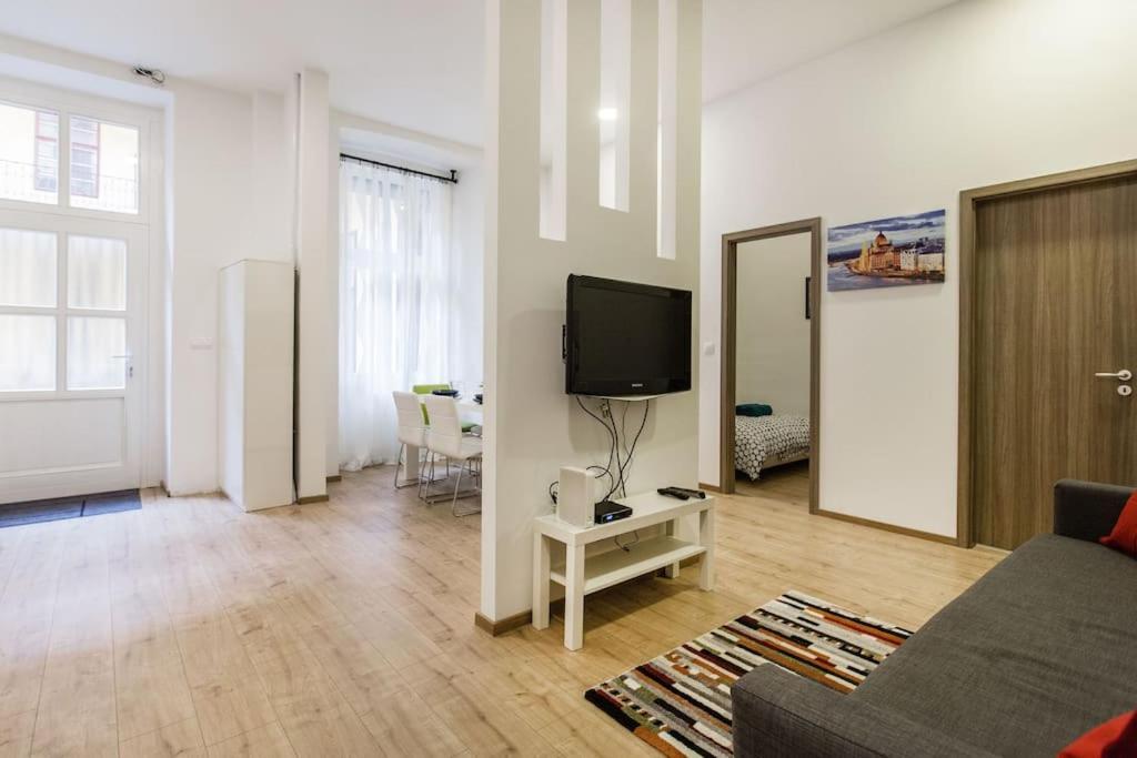 Apartman Designer Dream In The Ruin Bar District W A/c Budapest