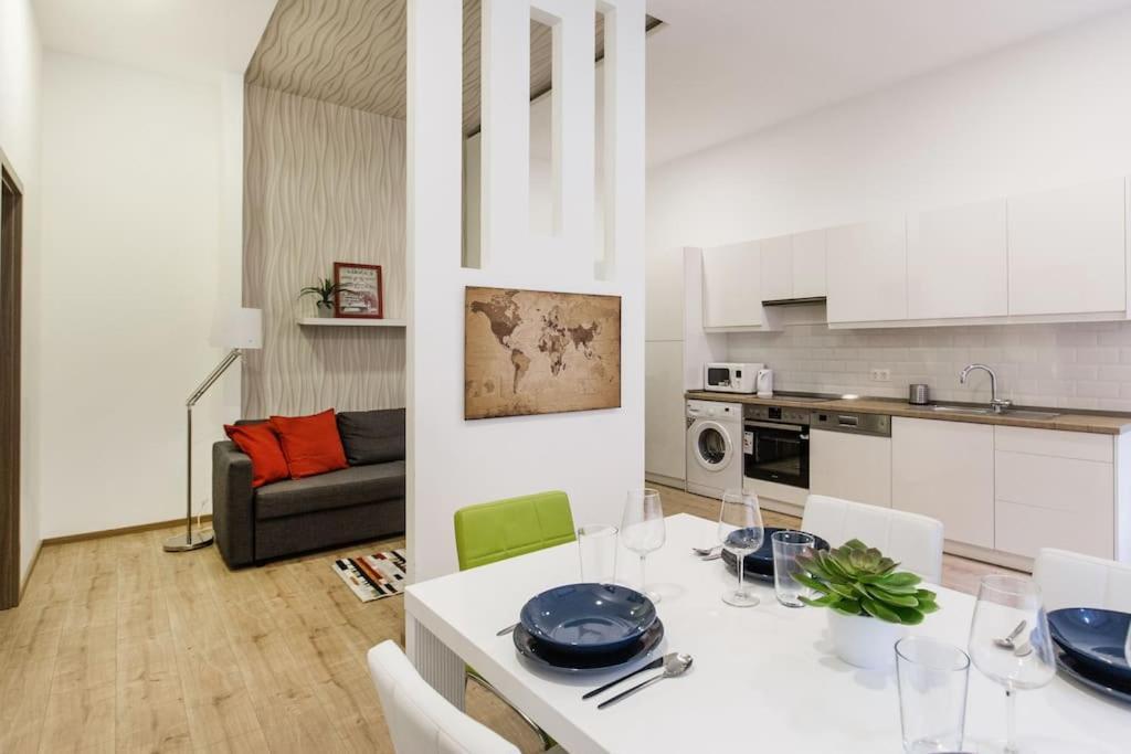 Apartman Designer Dream In The Ruin Bar District W A/c *
